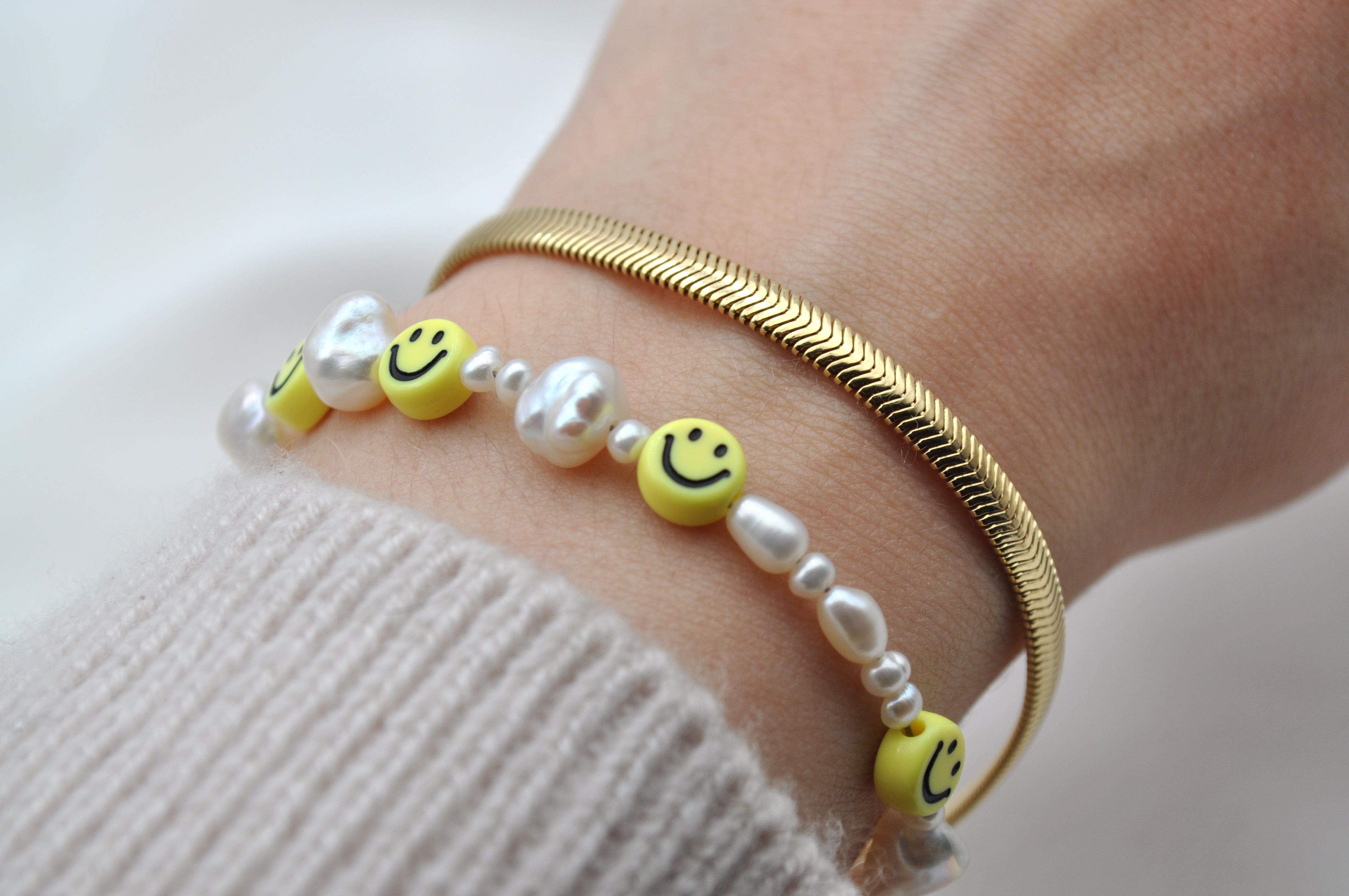 ブレスレット Iced Smiley Real Pearl Bracelet (Gold) il_fullxfull.3136578813_23q7.jpg