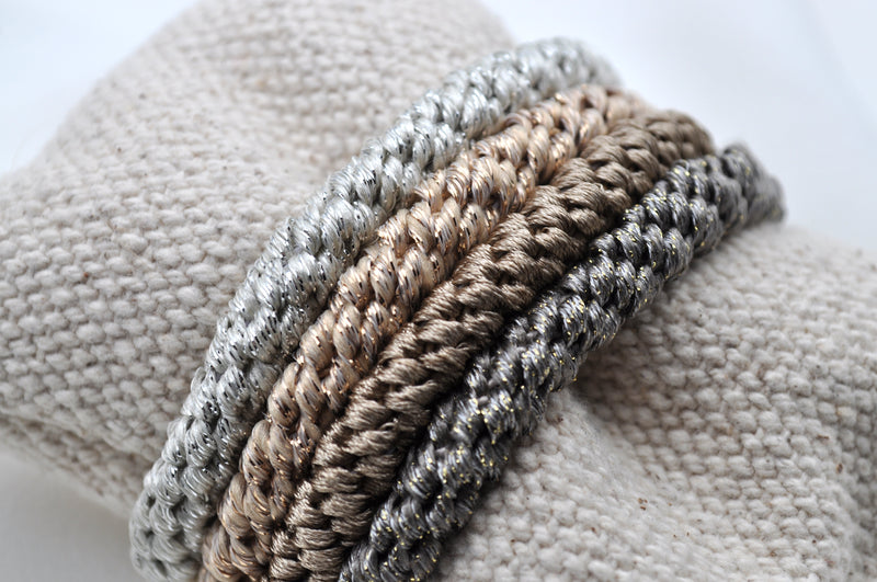 Kknekki Haargummi beige